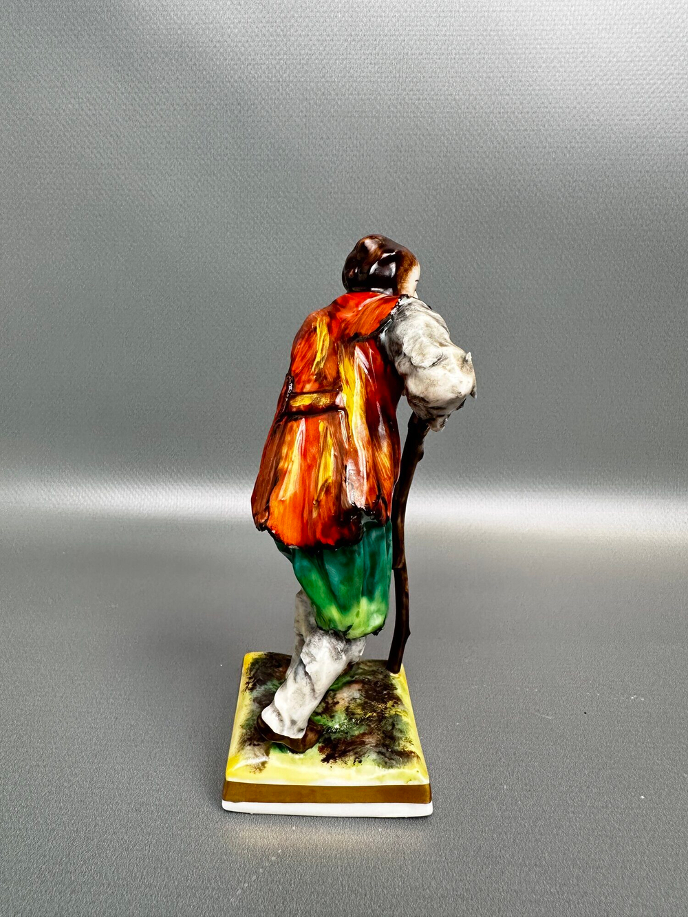 Фарфоровая мануфактура «Нищий с тростью»