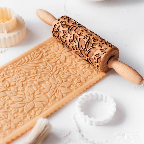 Малая скалка с узором Аленький цветочек