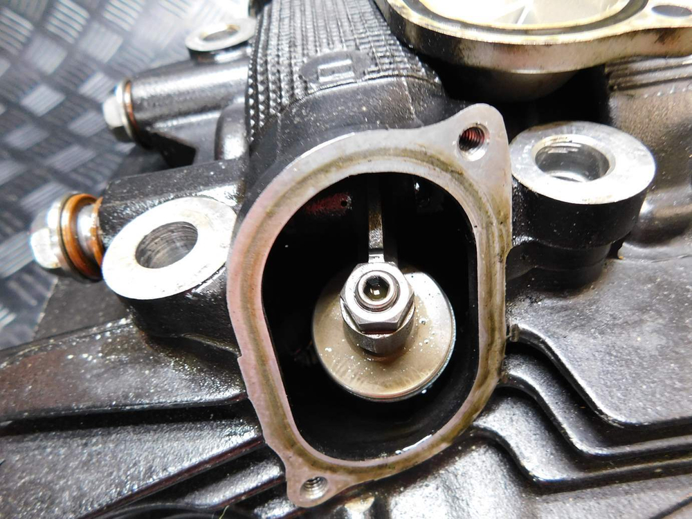 Головка цилиндра передняя Yamaha Drag Star XVS1100 Classic VP13J 050741