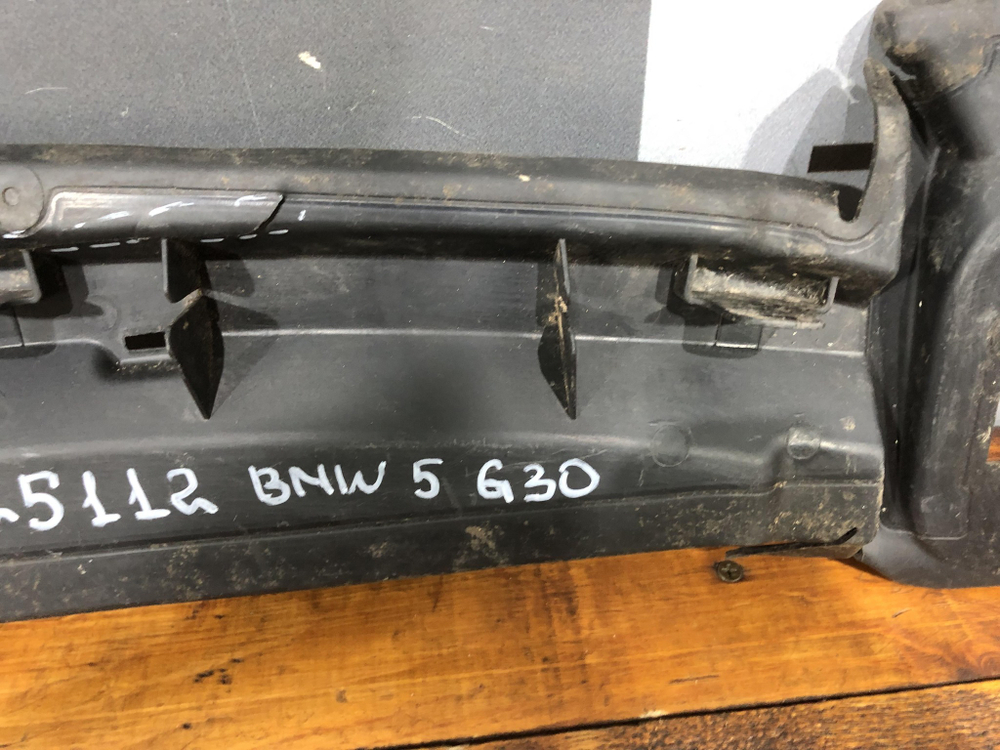 Воздуховод радиатора верхний BMW 5 (G30) 16-22 Б/У Оригинал 51747383845