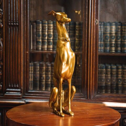 Скульптура «Борзая, сидящая в позе»