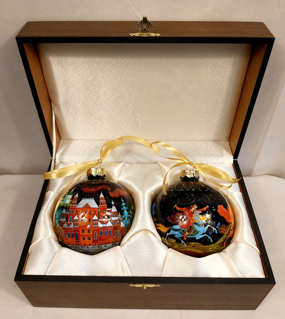 Набор новогодних шаров с круговой росписью "Москва" и "Охота"