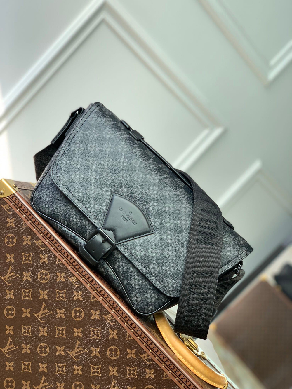 Louis Vuitton Montsouris Messenger Bag