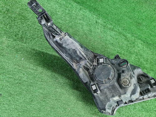 Битая Фара левая Kia Rio 4 (2020-н.в.) галоген