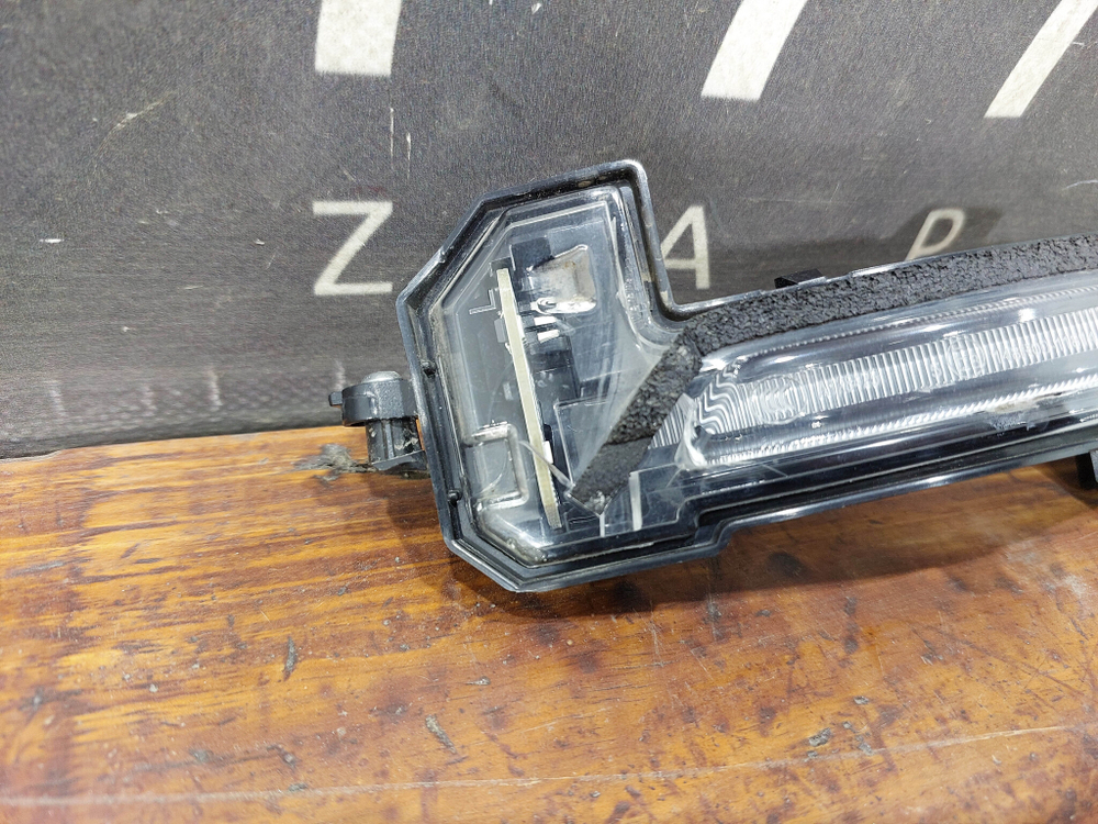 Повторитель поворота в зеркало левый Haval Jolion 21-нв Б/У Оригинал 24774007GWCZXD03