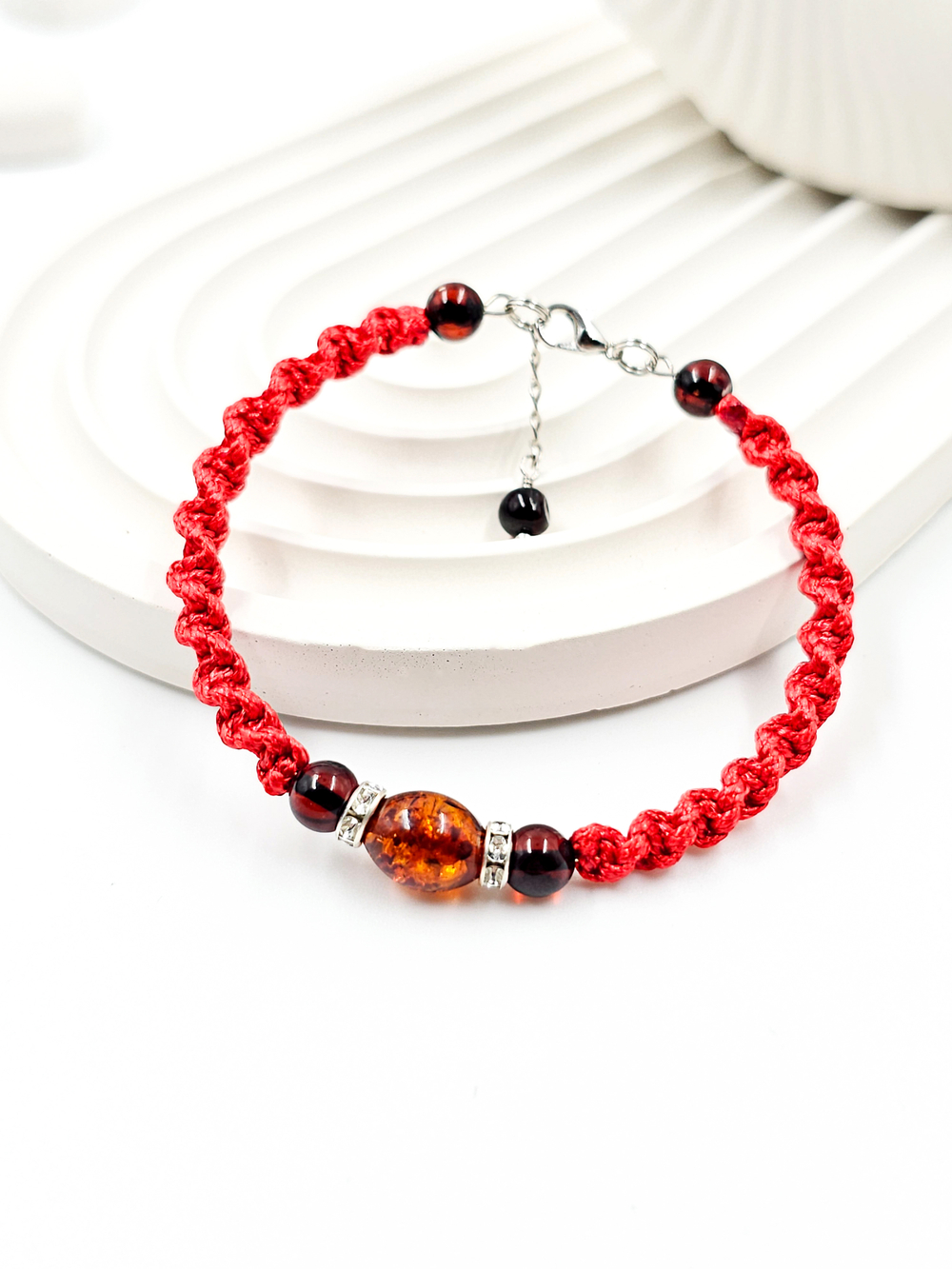 Женский браслет на руку. Браслет из янтаря