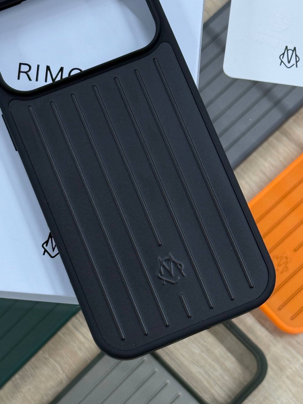 Чехол на iPhone 17 Pro Max Rimowa