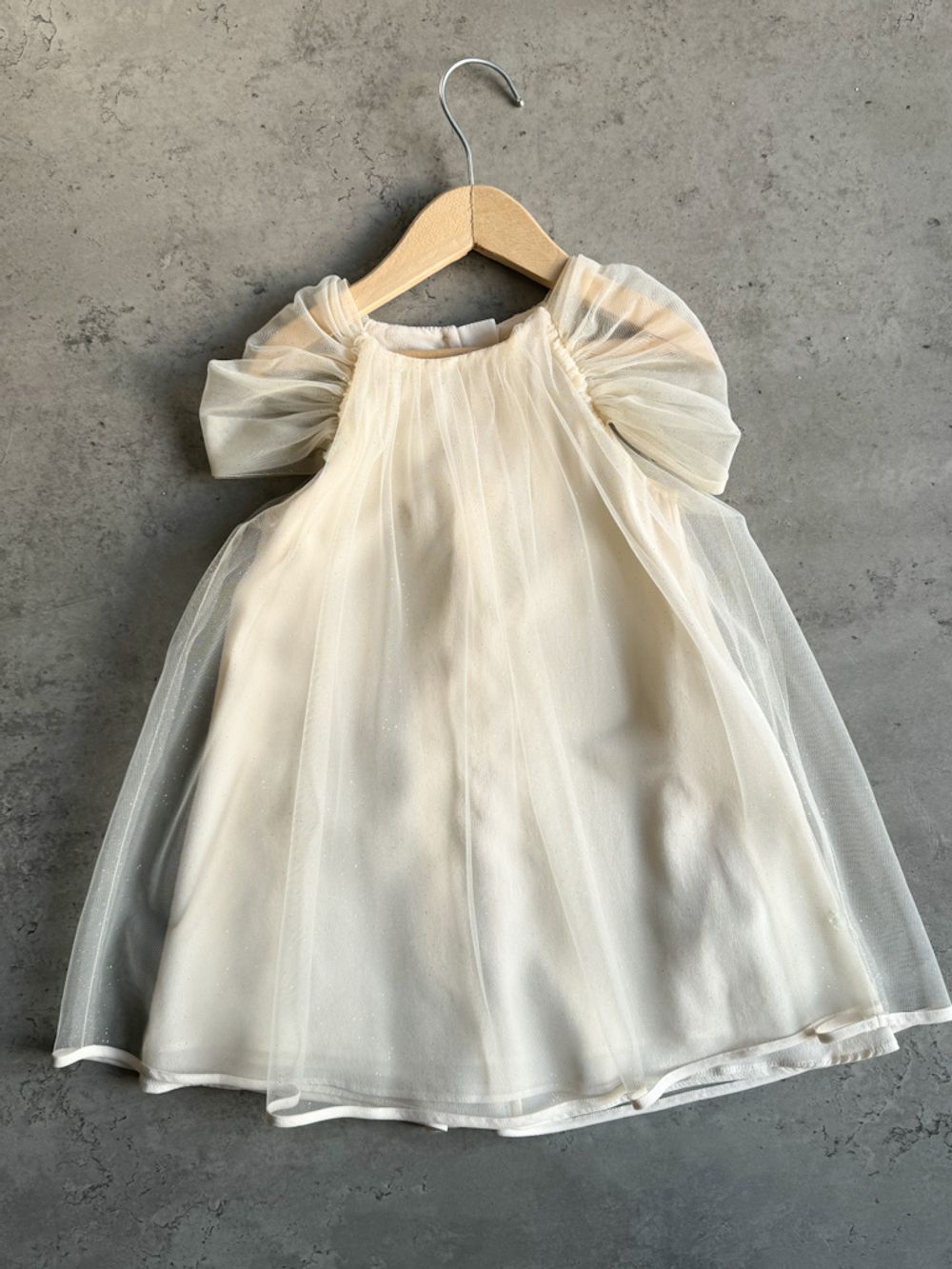 Новое платье из тюля Baby Dior, 92