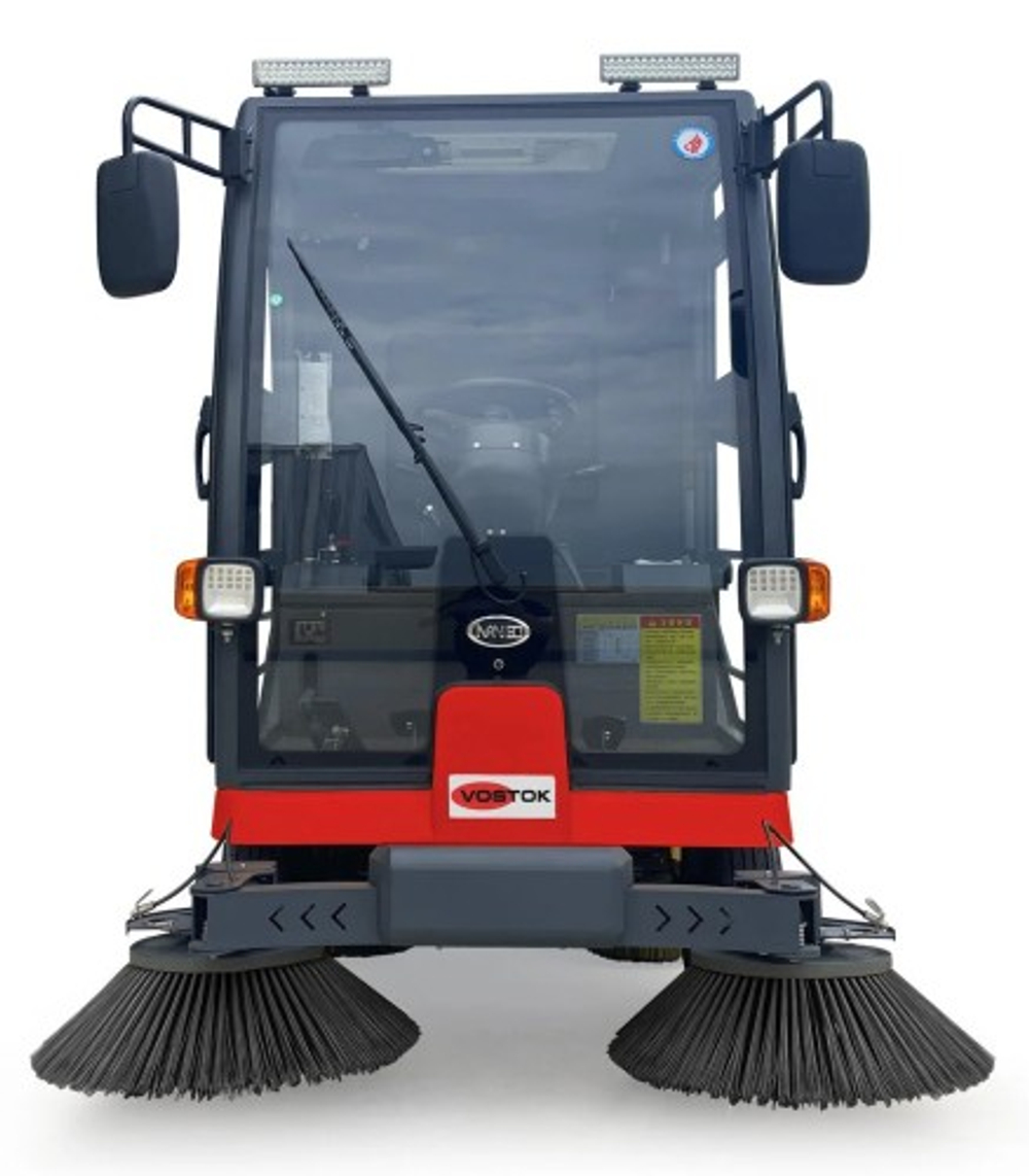 Машина подметально-уборочная VOSTOK C210 (акб Li-ion 48/200Ah) с сиденьем для оператора AN-C210L