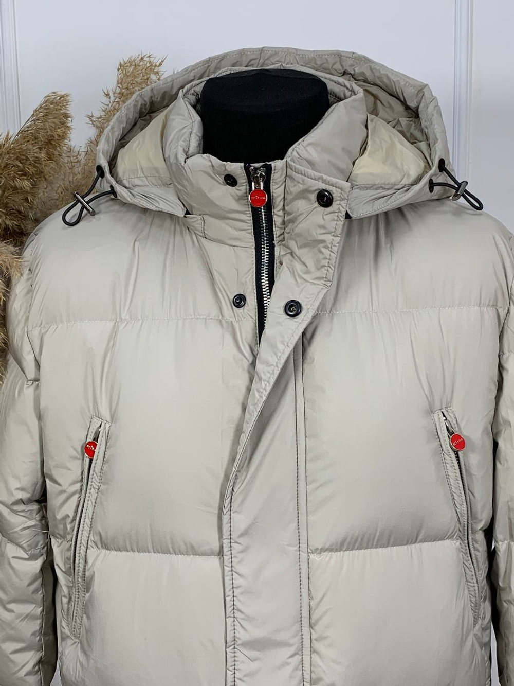 Пуховик Kiton