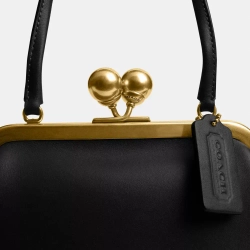 COACH СУМКА KISSLOCK 16, ЧЕРНЫЙ