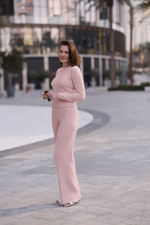 брюки в розовом цвете