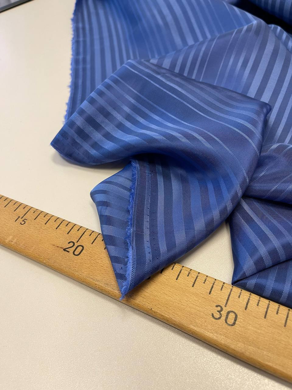 Подкладочная жаккардовая вискоза с узором (100%вискоза, Голубая гамма/вертикальная полоска, 145, 85 гр/м2)