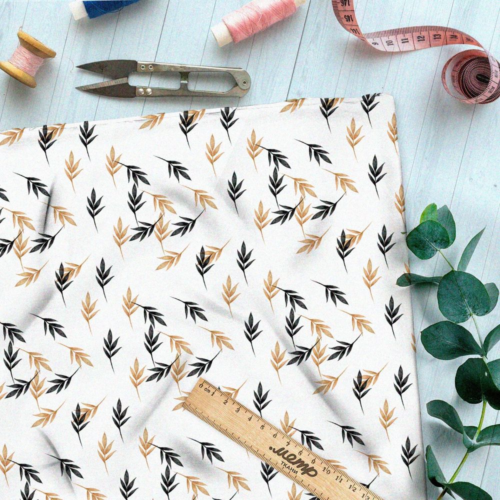 Ткань шифон пожелтевшие листья на белом фоне