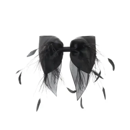 Объемный бант с перьями