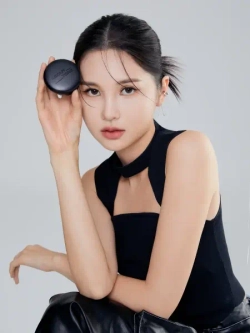 ABOUT TONE Blur Powder Pact - Компактная веганская пудра для лица (9 гр)