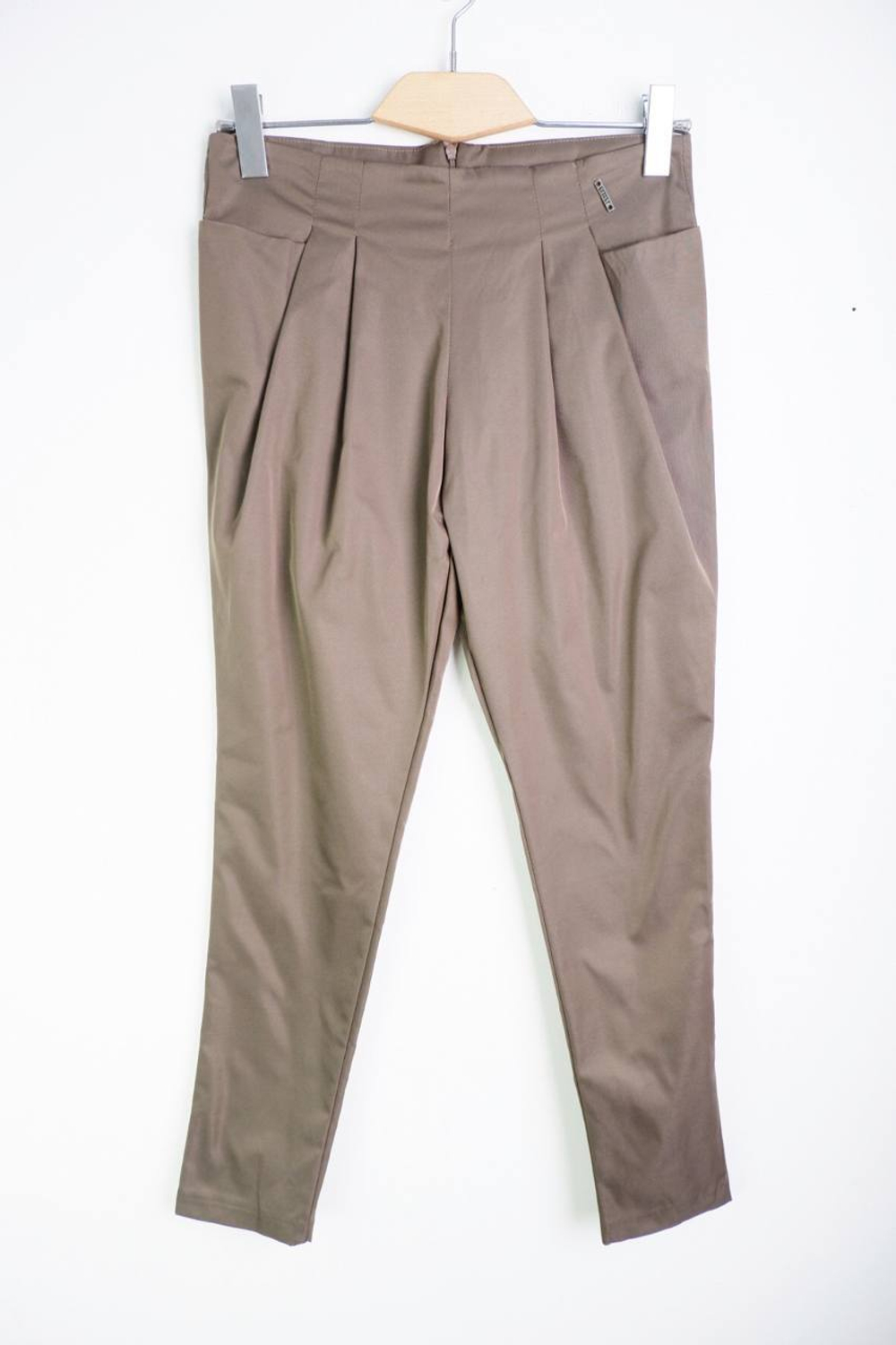 Брюки Extasy модного цвета, маркировка S, визуально на 44 размер