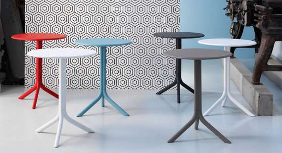 Регулируемый пластиковый стол Spritz Ø60 см, ментоловый