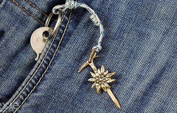 СУВЕНИР БРЕЛОК EXJE "ЛЕДОРУБ С ЭДЕЛЬВЕЙСОМ"