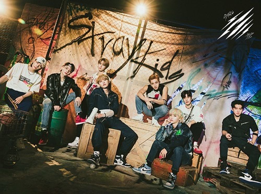 Альбом STRAY KIDS - SCARS [CD+DVD] (FIRST PRESS LIMITED: B VER.)