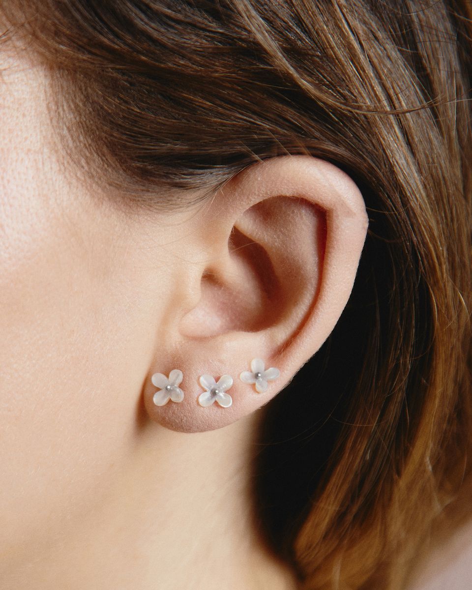 Моносерьга Tiny Flower Pearl