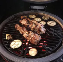 Керамический гриль Kamado Joe Classic II, 46 см (красный), с ножками и столиками