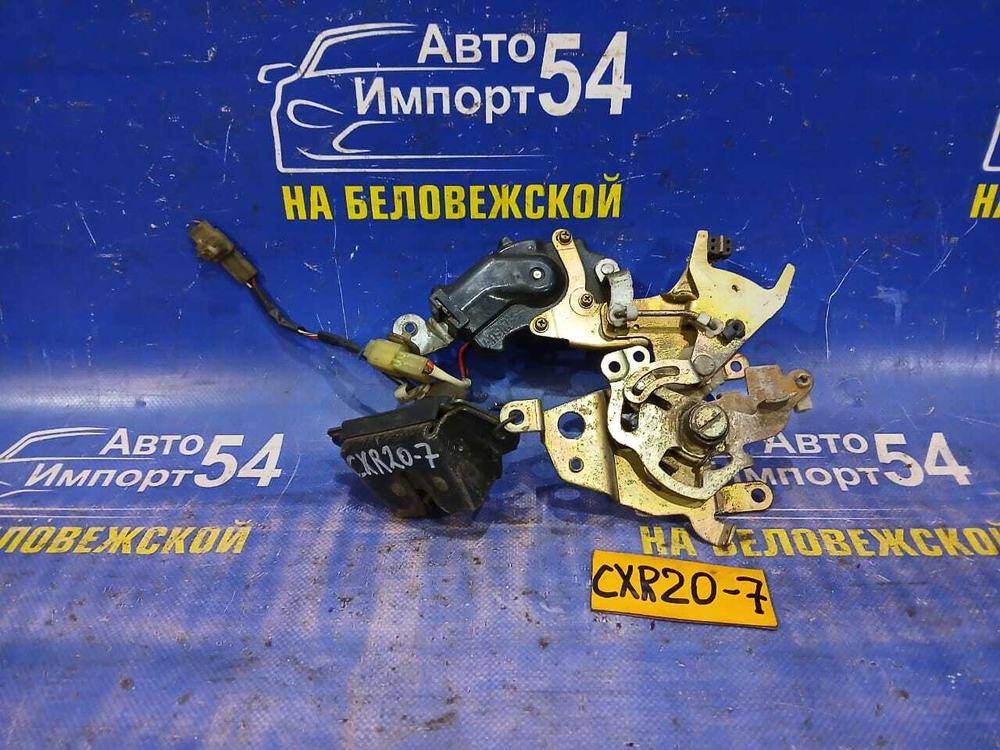Замок багажника TOYOTA ESTIMA 1995