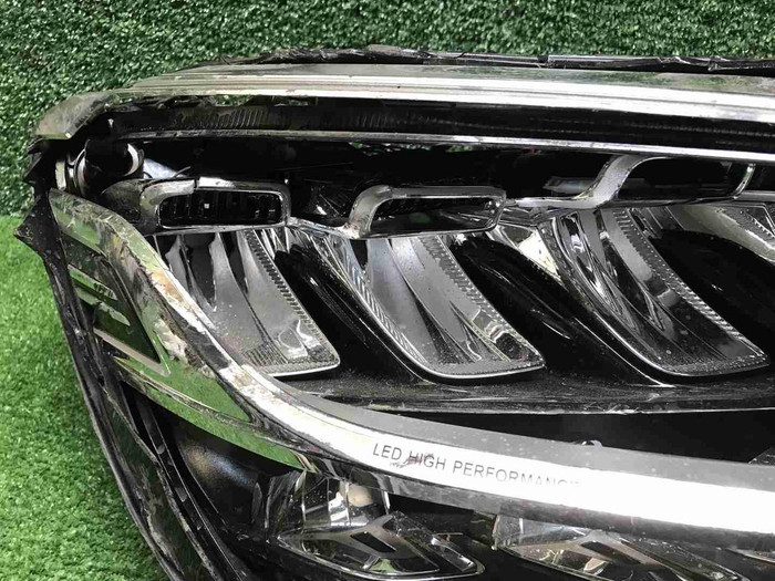 Битая Фара правая Mercedes C w205 (2018-2023) LED