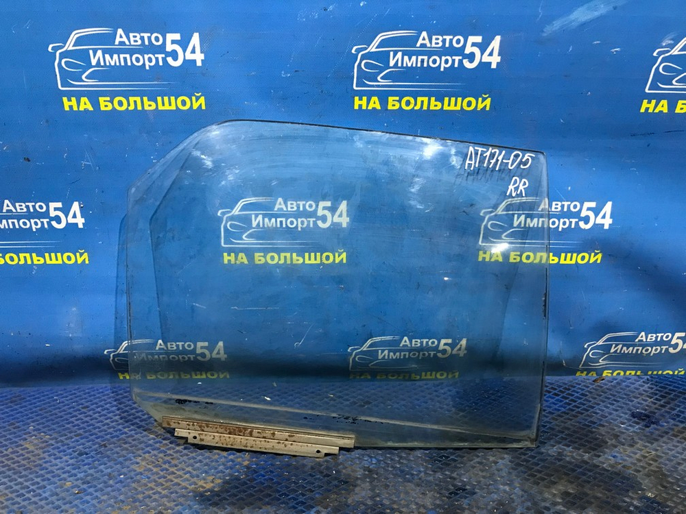 Стекло двери задней правой TOYOTA CARINA 1990