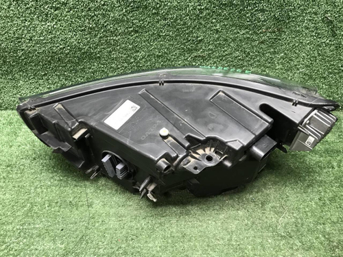 Фара правая Volvo XC40 (2017-2022) LED