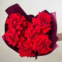 Bouquet of 7 red French Bordeaux roses
