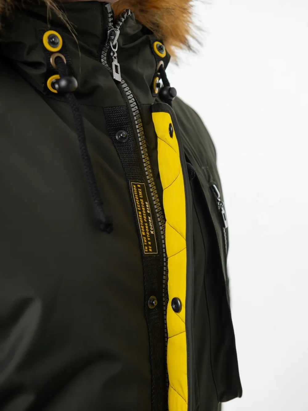 Куртка зимняя удлиненная с капюшоном