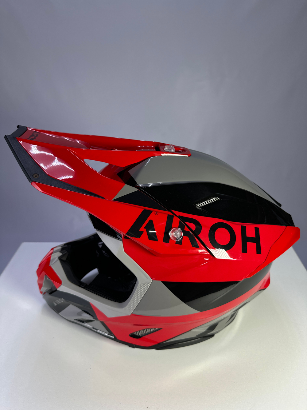 Шлем Airoh TWIST 3 KING Red Glossy