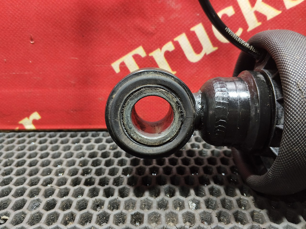 Амортизатор кабины передний 2023г.