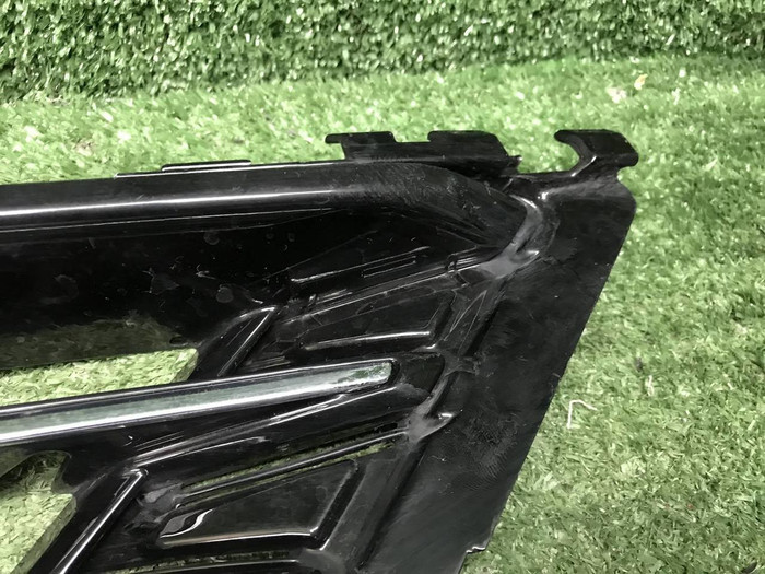 Решетка перед бампера VW Touareg 2 NF 14-18 R-Line