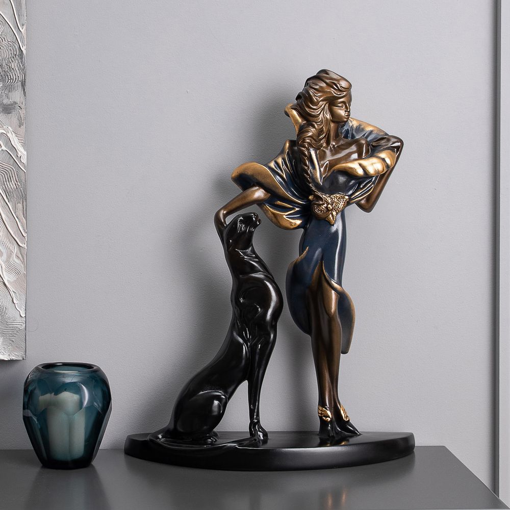 Девушка с пантерой Бронза