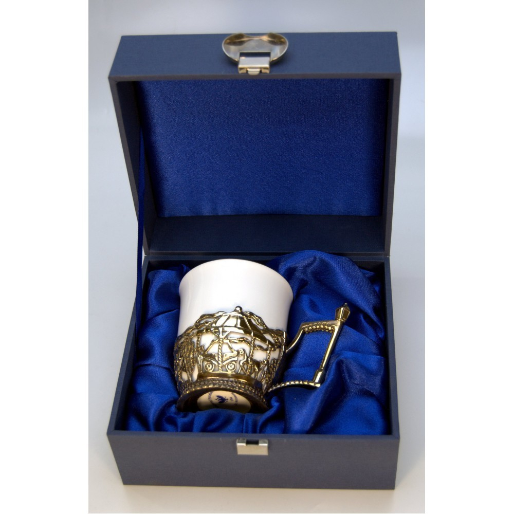 Кофейная чашка "Ирисы" в шкатулке бумвинил