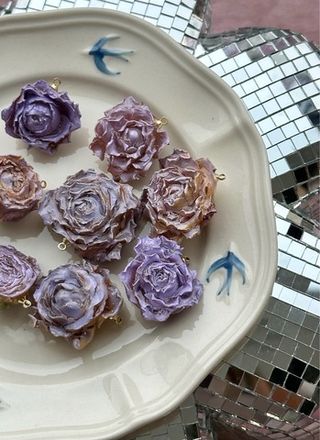 Подвеска "Роза" (светло-сиреневая)