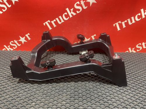 Кронштейн ПТФ левой 2019г