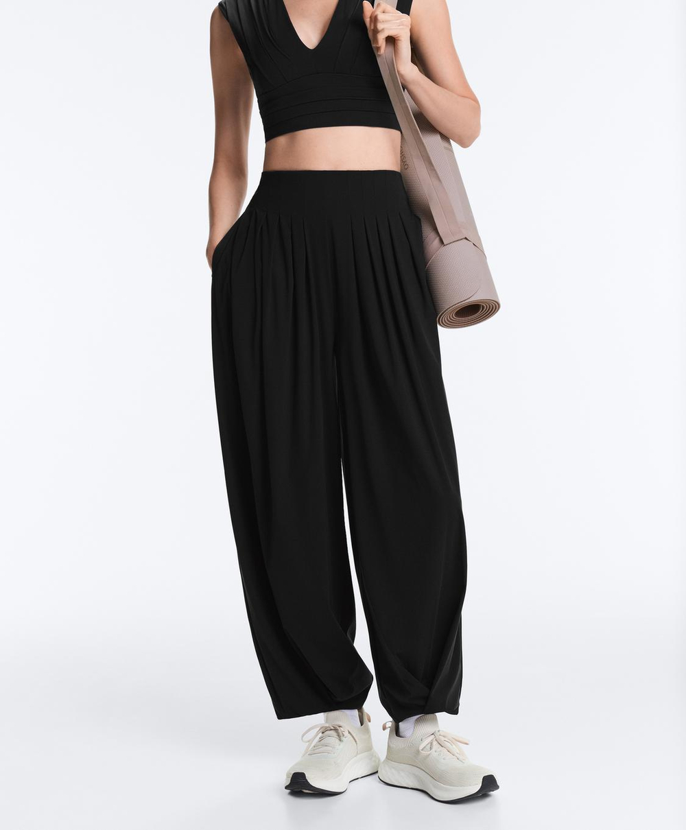 Oysho Длинные брюки-блумеры Light Touch, черный