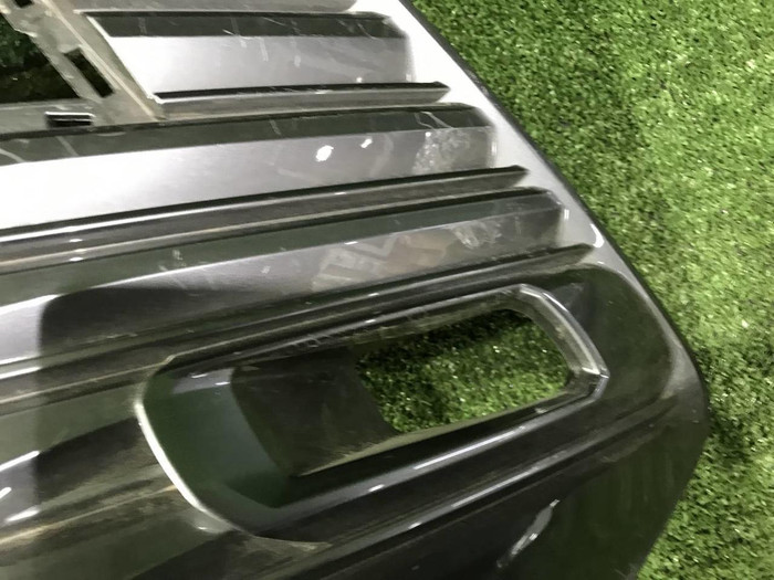 Решетка переднего бампера Toyota Camry xv70 (2017-2021)