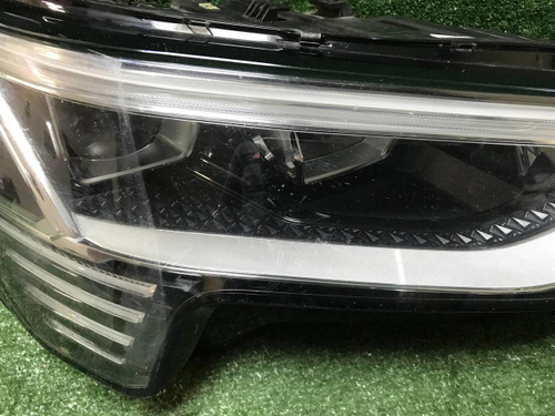 Фара правая Audi E-tron (2018-2023) LED