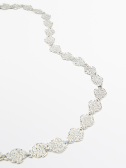 Massimo Dutti Длинное многофункциональное кружевное ожерелье, серебряный