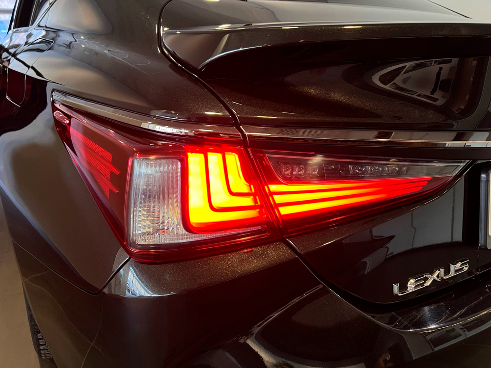 Lexus ES250, 2020 год