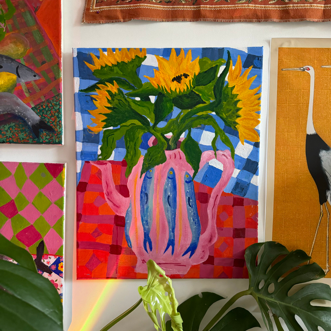 Подсолнухи в рыбной вазе в обеденный сон