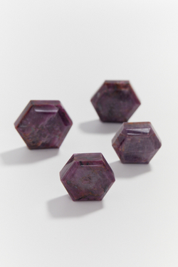 Корунд (рубин)