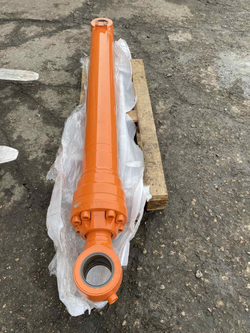 Гидроцилиндр ковша 4686335