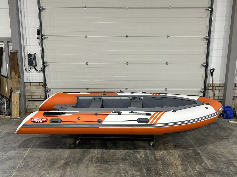 Моторная лодка РИБ Gelium 4300 (высокий борт, пластиковый конус)