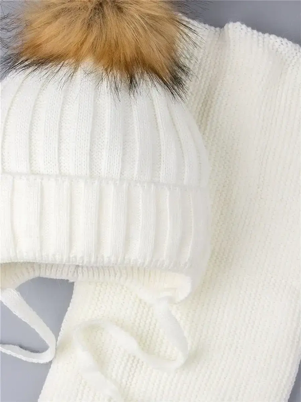 Шапка зимняя детская и снуд вязаные