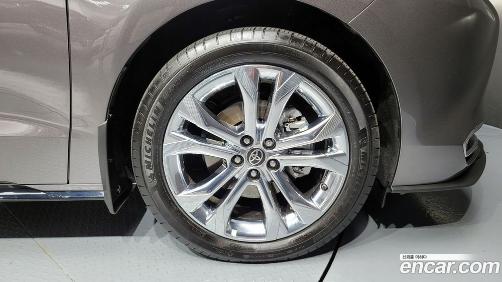 Toyota Sienna 4 Generation 2.5 Hybrid 2WD (08.2022)